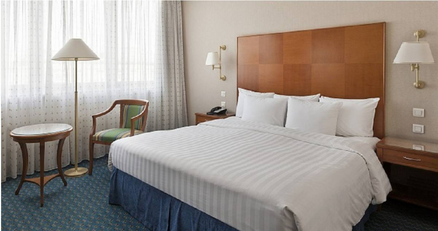 一名女網友發文控訴，近日她與友人前往澎湖遊玩時，明明是入住包棟民宿，但民宿老闆娘卻與合作車行的老闆多次進出屋內，毫無隱私可言。（示意圖／擷取自TPG達志影像）