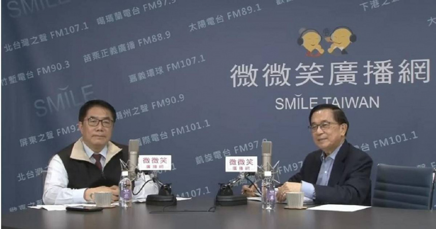 前總統陳水扁（右）24日專訪台南市長黃偉哲，提到吳淑珍日前昏迷，特別感謝「救命恩人」黃偉哲、台南市消防局。（圖／摘自電台直播／中國時報記者曹婷婷台南傳真）