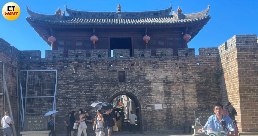 香港電影《九龍城寨之圍城》今年在坎城影展大放異彩後，吹起香港懷舊風，一路吹到源頭深圳大鵬所城（圖）及鴉片戰爭前的「九龍海戰」。（圖／何曼卿攝）