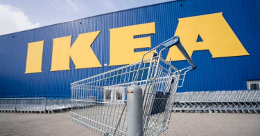 裸拍族拍攝天堂?洋妞逛IKEA…展示區「掀兩點」拍照 大秀無碼戰果
