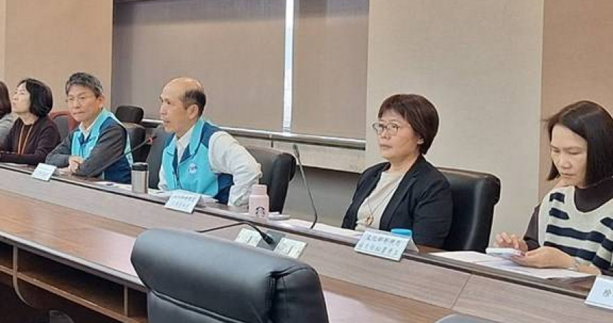 職安署林毓堂署長與文化部影視及流行音樂產業局王淑芳局長共同主持「提升影視業職場安全衛生研商會議」。（圖／取自文化部網站）