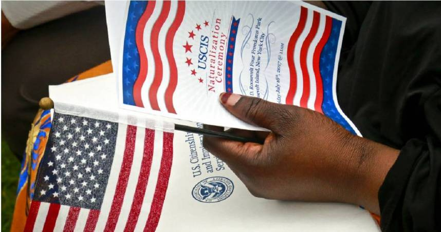 圖為美國公民及移民服務局（USCIS）的入籍儀式。（圖／達志／美聯社）