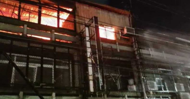 嘉義「三線路」透天厝遭火吞 昔私娼寮豔名遠播