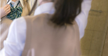 2狼師「輪流蹂躪」關教室毆打! 盲人女學生隱忍2個月痛哭