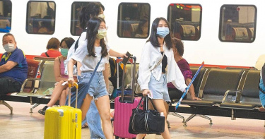 售座全解禁!台鐵中秋連假「釋出7.2萬坐票」 高鐵近日公告