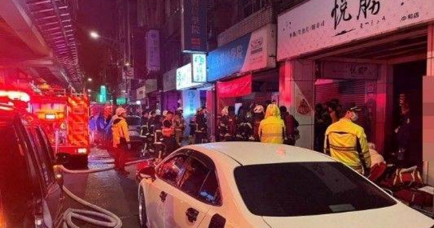 中和民宅火災女房客不幸受困。（ 圖／翻攝畫面）