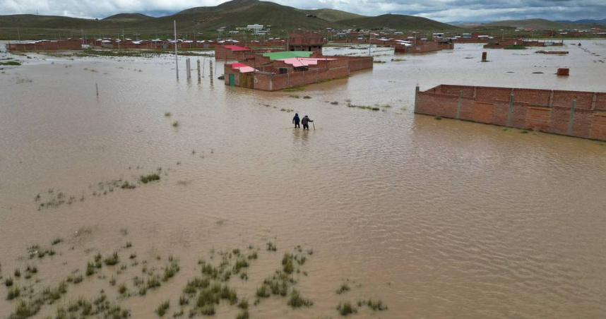玻利維亞近日因為大豪雨和嚴重洪災，奪走超過50條人命，總統阿爾斯27日宣布進入國家緊急狀態。（圖／達志／美聯社）