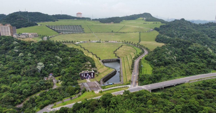 基福山生命園區占地53公頃，全亞洲佔地面積最大的墓園，如今卻傳出坑地糾紛。（圖／讀者提供）