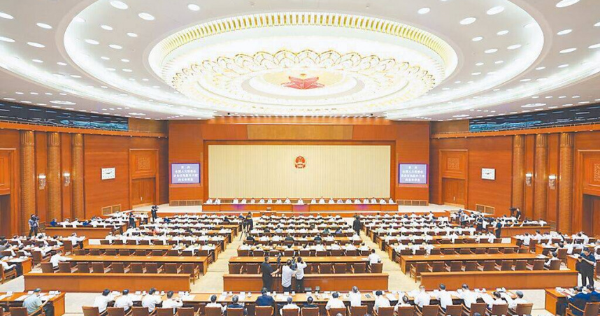 中國全國人大會議現場畫面，通過設立「台灣光復紀念日」決議。（示意圖／報系資料照）