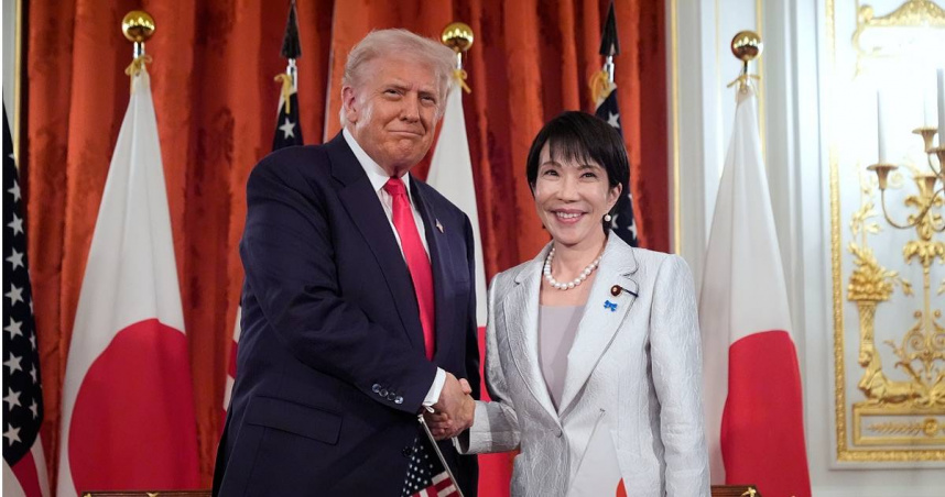 川普（左）見日本首相高市早苗。（圖／達志／美聯社）