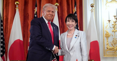 川普（左）見日本首相高市早苗。（圖／達志／美聯社）