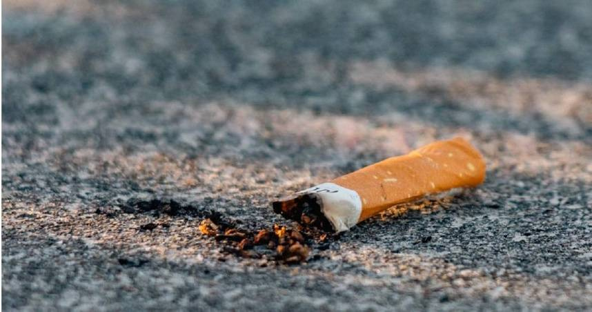 專家提醒，二手菸與一手菸一樣含有大量有害物質，只要被吸入，就會對人體各系統造成損害。（示意圖／Pixabay）