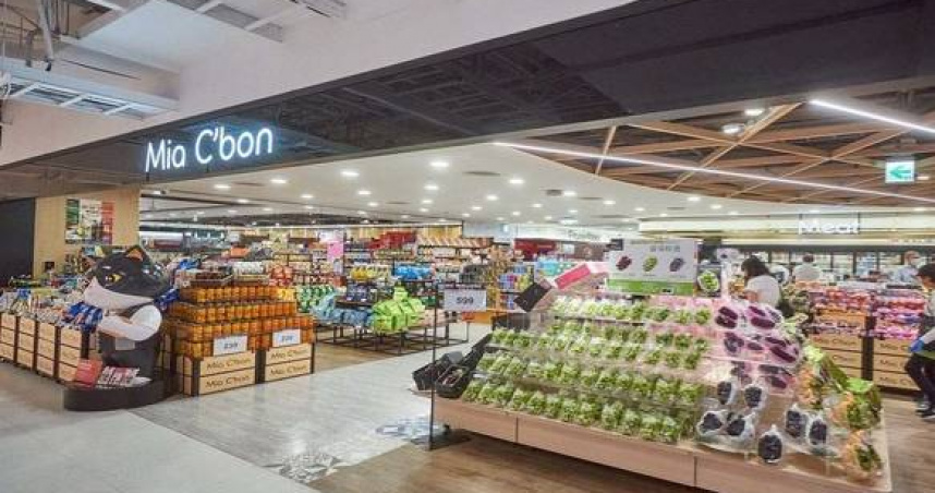 Mia C'bon各門市張貼閉店公告，同步推出滿額折價優惠活動回饋顧客。(圖／翻攝自Mia C'bon官網，下同）