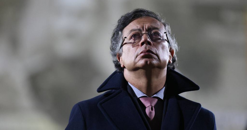 佩特羅總統日前公開表示，其所搭直升機疑似成為暗殺目標，被迫改道避險。（圖／達志／美聯社，下同）