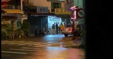 等太久不耐煩 一群醉客怒砸早餐店