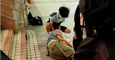 脫外套幫老翁止血!最暖高中生找到了…受訪坦言:想起過世的爺爺