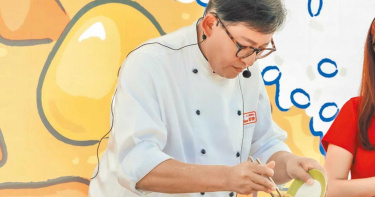 巧手「加工」台灣小吃 詹姆士煮咖哩百搭