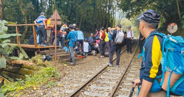 阿里山小火車倒退嚕搶救登山客 傷者送醫仍不治