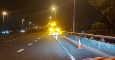 跨年玩命看煙火 5車停國道路肩遭警驅離開罰
