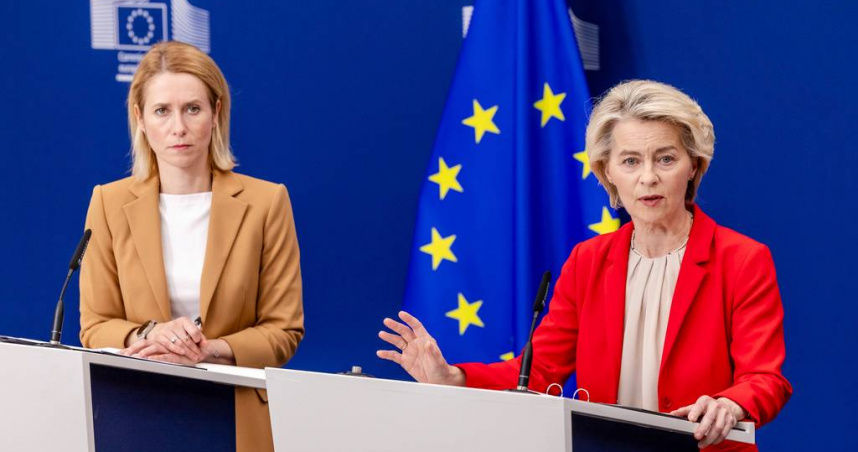 歐盟委員會主席馮德萊恩（右）宣布對俄羅斯實施第18輪制裁。（圖／美聯社／達志）