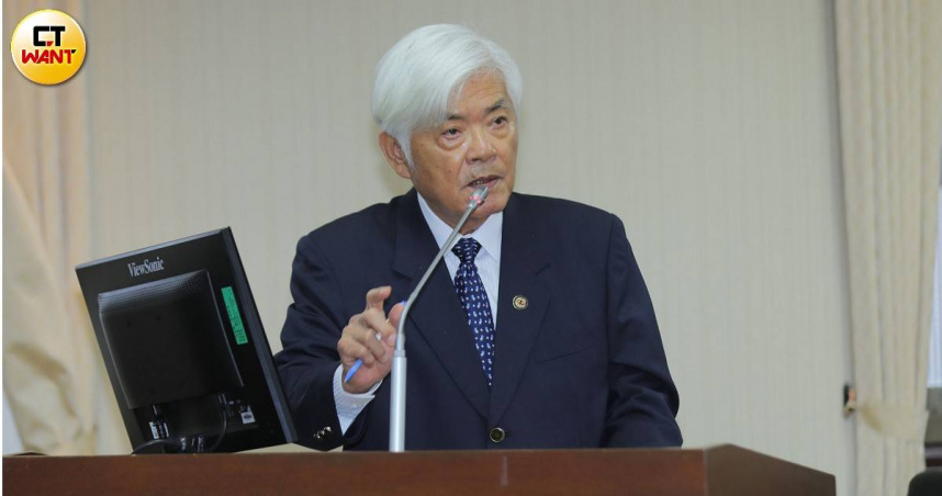 中選會主委李進勇表示，20日開會後如果審查一切合法，將馬上成案，根據選罷法規定，成案後20日至60日要進行投票，投票時間將落在7月10日到8月19日，6個星期六都是可能投票時間。（圖／周志龍攝）