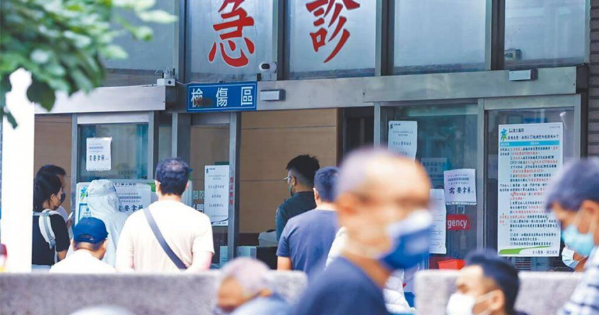 健保署最快在10月試辦「假日急症中心（Urgent Care Center，簡稱UCC）」，在急診壅塞的醫院附近另覓地點，專收檢傷分類4～5級的輕症患者。（示意圖／本報資料照）