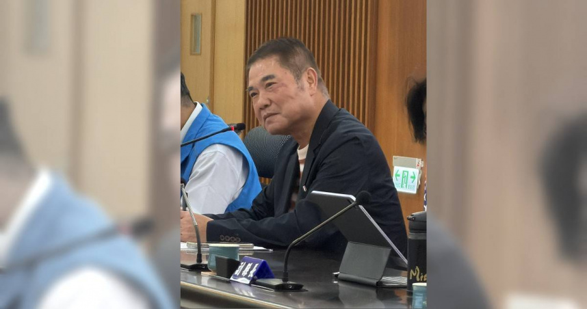 苗栗縣長鍾東錦23日表示，誠實申報是檢驗一個政治人物最基礎的方法之一，規則訂定好了，每個人都應該遵守。（圖／翻攝自鍾東錦臉書）