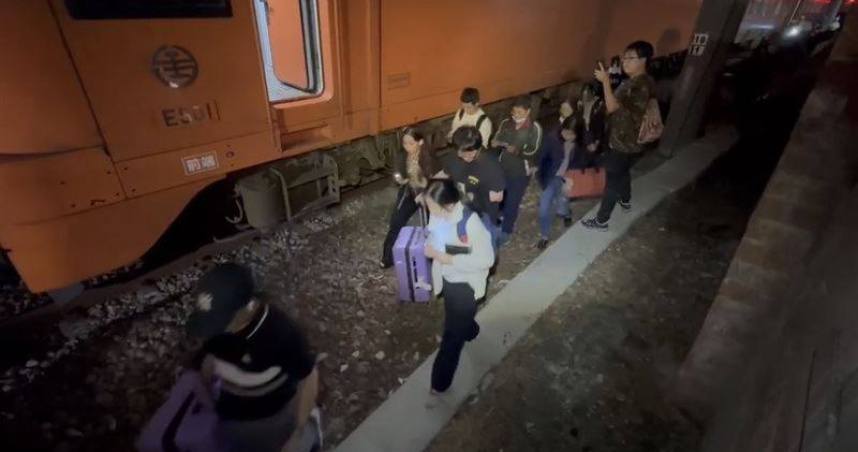 台鐵昨晚發生事故。（圖／翻攝畫面）