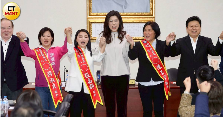 國民黨中常會今日通過第二波提名，包含雲林縣立委張嘉郡、金門縣立委陳玉珍，花蓮縣將提名吉安鄉長游淑貞。（圖／方萬民攝）