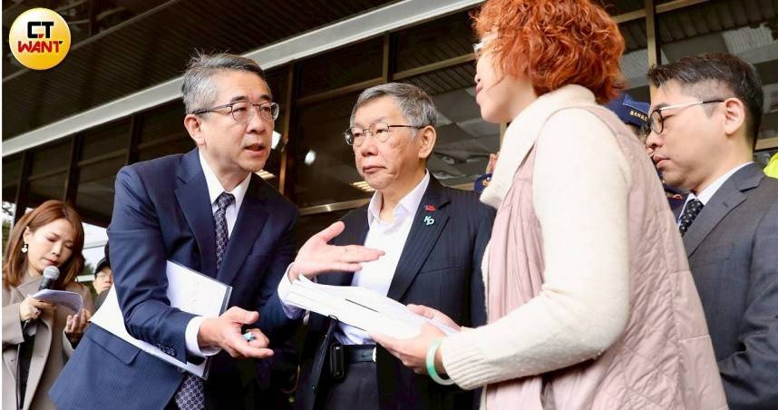 柯文哲辯護律師鄭深元（左）於社群提及黃偉哲舊案質疑司法標準，引發詹凌瑀批評其刻意帶風向、混淆視聽。（圖／方萬民攝）