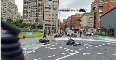 78歲老翁余文正駕車高速行經北大國小前，釀成3死12傷悲劇。（圖／翻攝畫面）