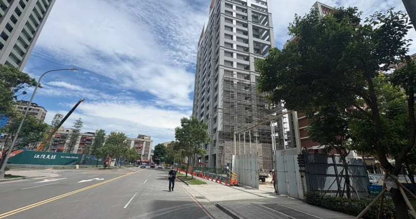 新北新店建案工安意外　67歲鷹架工「高空墜落至2樓」身亡
