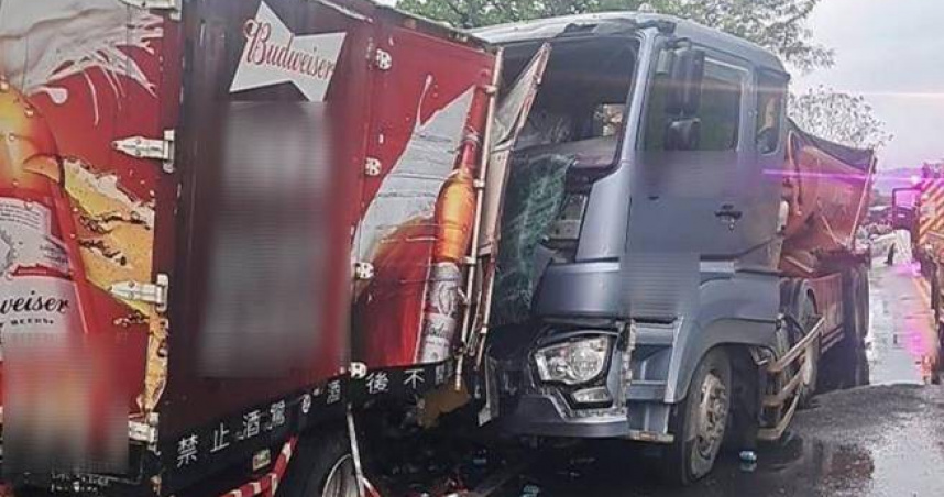 竹山嚴重車禍！貨車失控逆向撞砂石車　乘客受困變形車頭害1死2傷