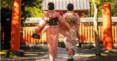 櫻花妹投身「出租情人」爽賺!日久生情愛上乾爹 計畫步入婚姻