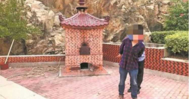 深夜進寺廟「金爐狂撈30kg香灰」!男爽賺3千元...下場曝光