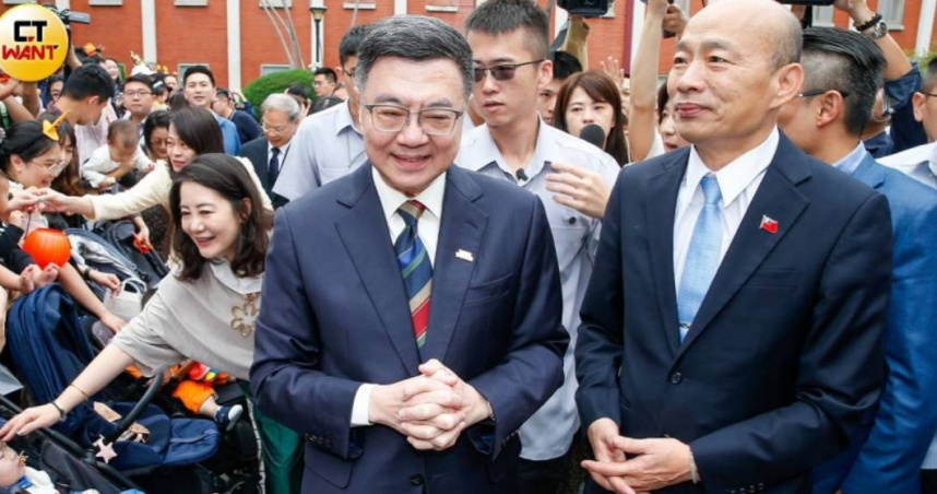 韓國瑜（圖右）接受賴清德邀請，宣布將參與五院會商國政，而且會本於職責反映民情。（圖／黃耀徵攝）