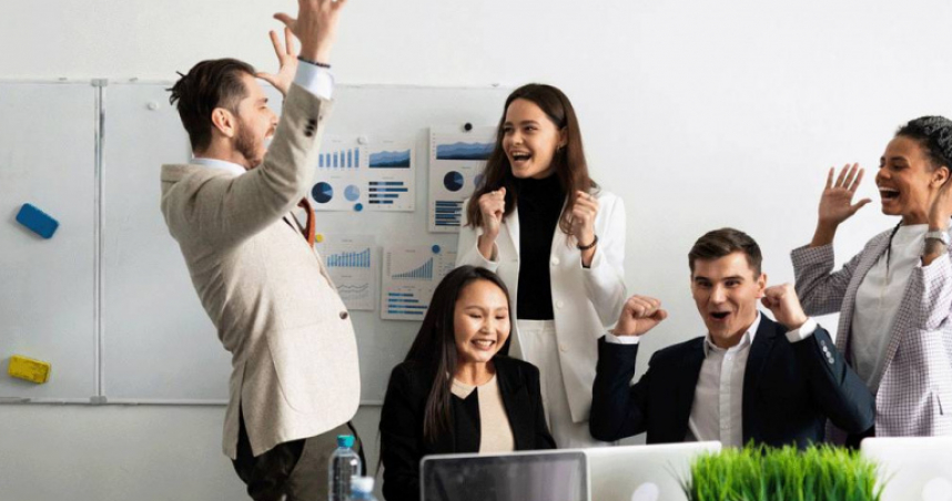 企業該如何面對世代差異帶來的挑戰？不同年齡層的員工該如何找到最佳溝通方式？（圖／MotionElements）