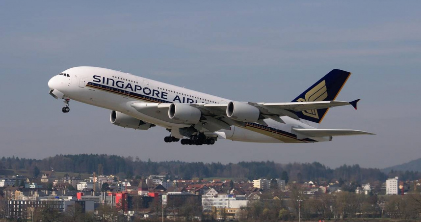 新航宣布自4月1日起，全面禁止乘客在航程中使用及充電行動電源。（示意圖／Pixabay）