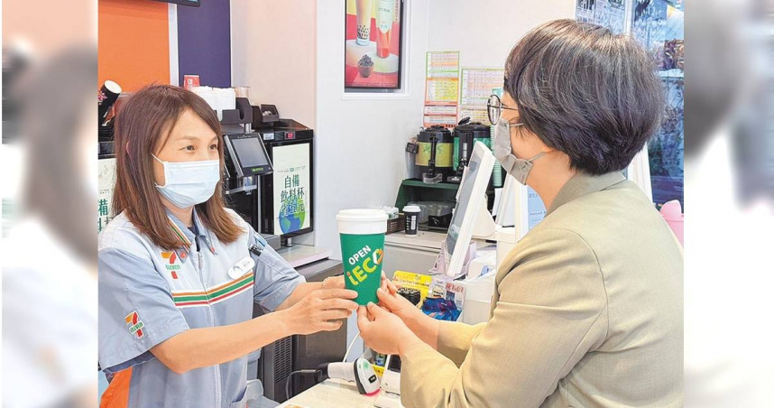 一名網友14日中午到7-ELEVEn購物時，店內的帳系統疑似出問題，無法用行動支付，電子支付工具。（示意圖／報系資料照）