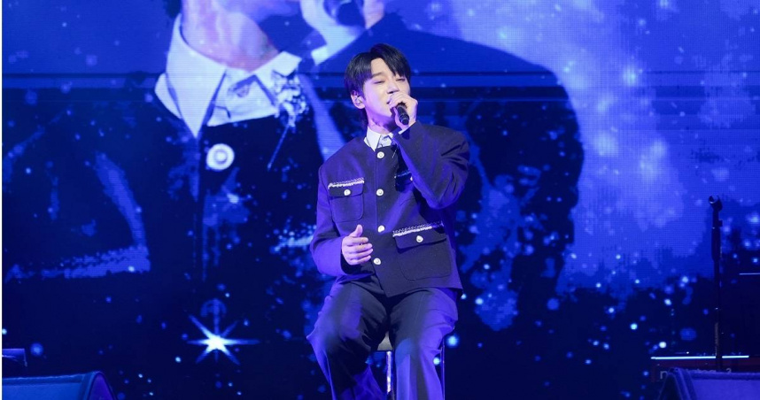 黃致列於Legacy Max信義劇場開唱，現場聚集近千名粉絲。（圖／讀者提供）