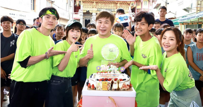 胡瓜今錄影慶生，並歡慶獲得《讀者文摘》肯定。（圖／民視提供）