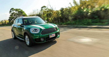 【最大的MINI 1】MINI Countryman Deluxe 撞色防刮板更具野味