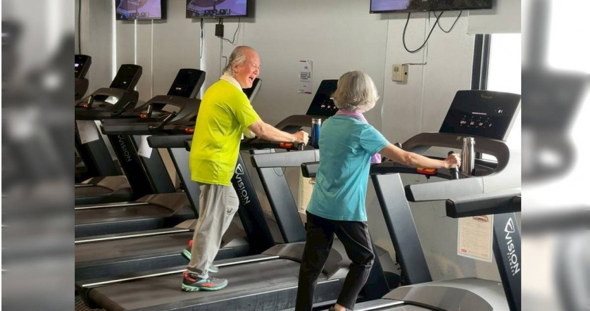 長輩在運動中心運動情形。（圖／翻攝畫面）