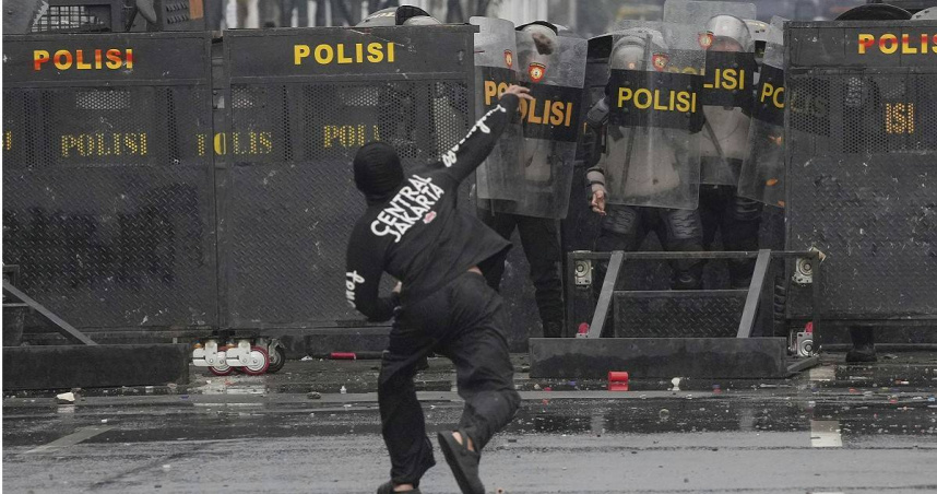 印尼全國連日爆發反政府抗議，已造成至少6人死亡。（圖／達志／美聯社）