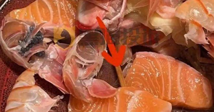 杭州一名女子和友人到日式料理店用餐，卻剩10片三文魚腩刺身沒吃完，被店家要求賠償。（圖／翻攝自九派新聞）