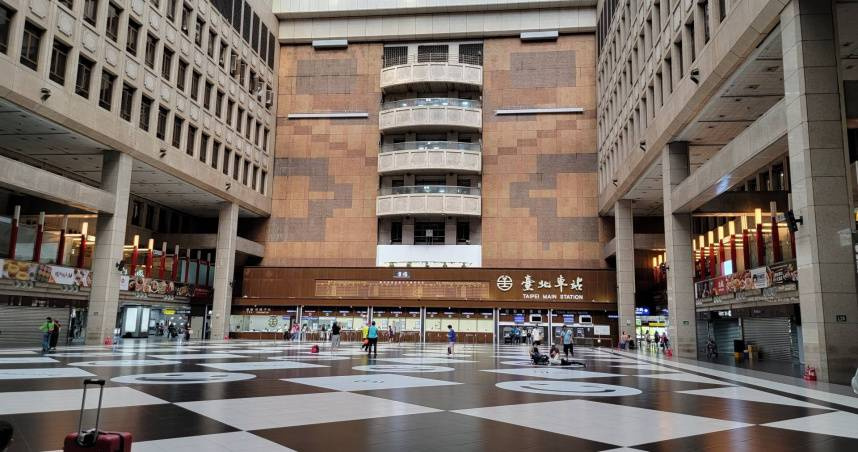 台北車站9日傳出性侵案件，邱姓通緝犯於大廳當眾侵犯一名外籍女子長達約10分鐘。（示意圖／翻攝自photoAC）