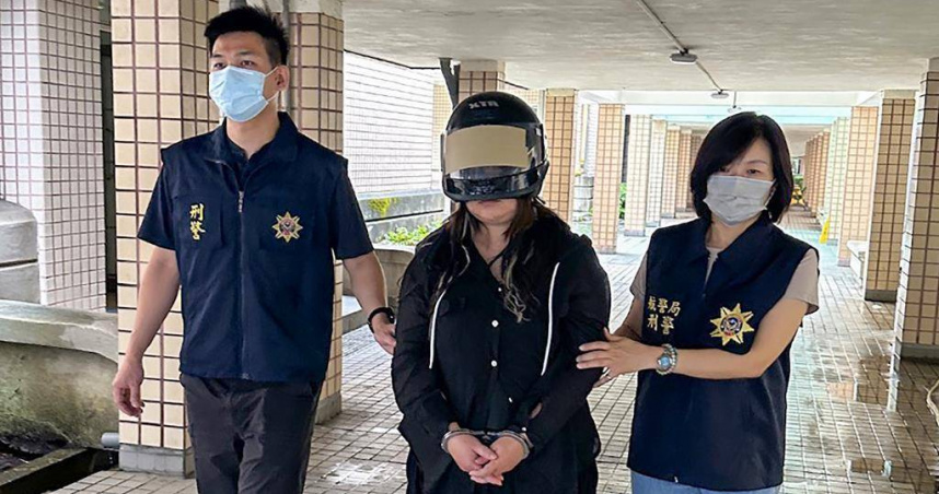 林姓女子受網戀男友邀請赴泰旅遊，受對方所拖帶伴手禮回國，沒想到行李箱中竟昂大量大麻花。（圖／翻攝畫面）