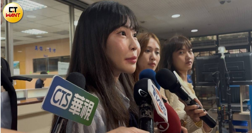 仙塔律師今日開庭結束後，接受媒體採訪。（圖／翁靖祐攝）