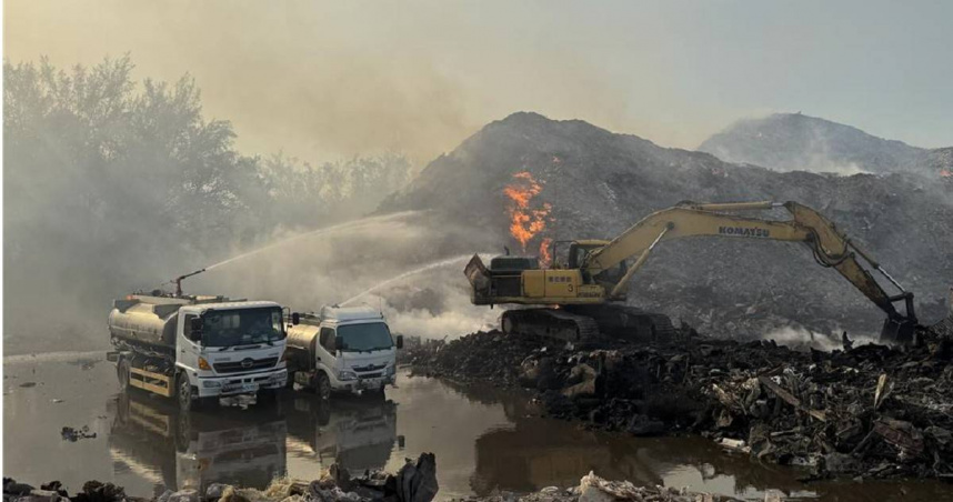 烏樹林暫置場火災。（圖／報系資料照）