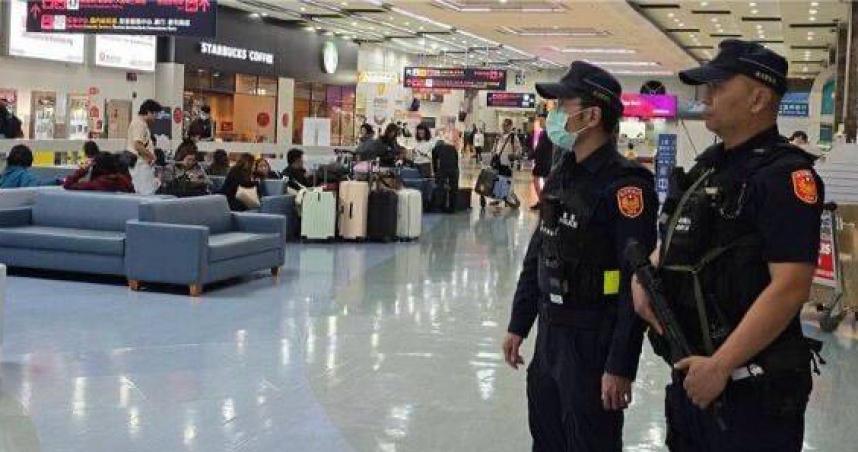 高雄小港機場驚現毒品逃亡秀，外籍旅客拒檢引爆十幾分鐘追逐戰。（圖 ／翻攝畫面）